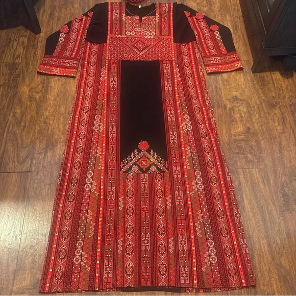 Elegant Red and Gold Embellished Long Sleeve Dress/Thoub - Picture 1 of 4